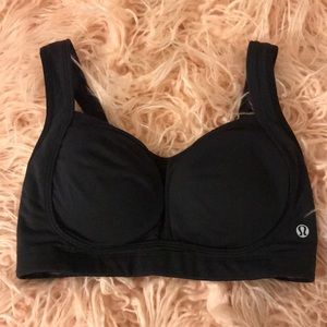 Lululemon sports bra looks brand new EUC!!
